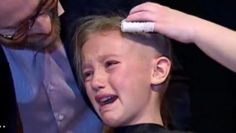 VIDEO! Mama i-a murit de cancer, iar fratele e bolnav și el! La nouă ani, Sofia a acceptat să-și taie părul pentru a-l dona bolnavilor