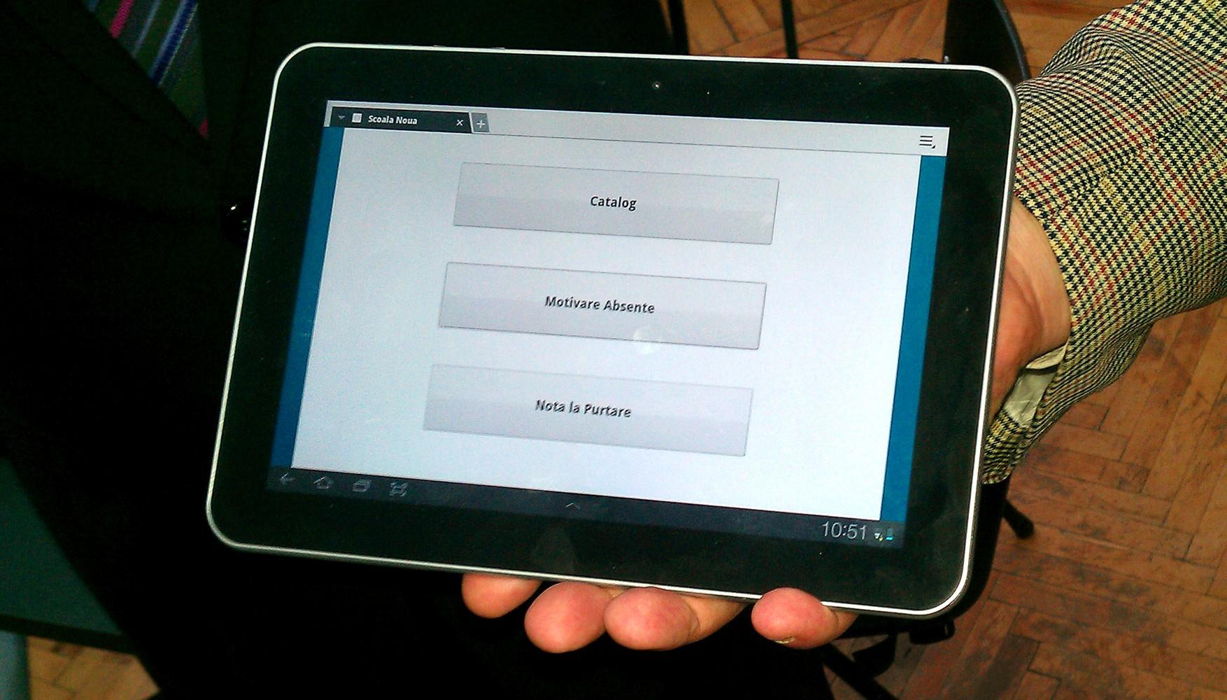 Anul școlar aduce noutăți: Catalogul online a fost introdus &icirc;ntr-un liceu din Brașov! Părinții văd notele și absențele elevilor cu un simplu click