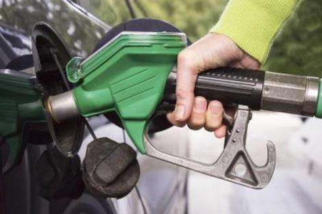 Începând cu 15 septembrie se scumpește carburantul! Cât o să plătim în plus?