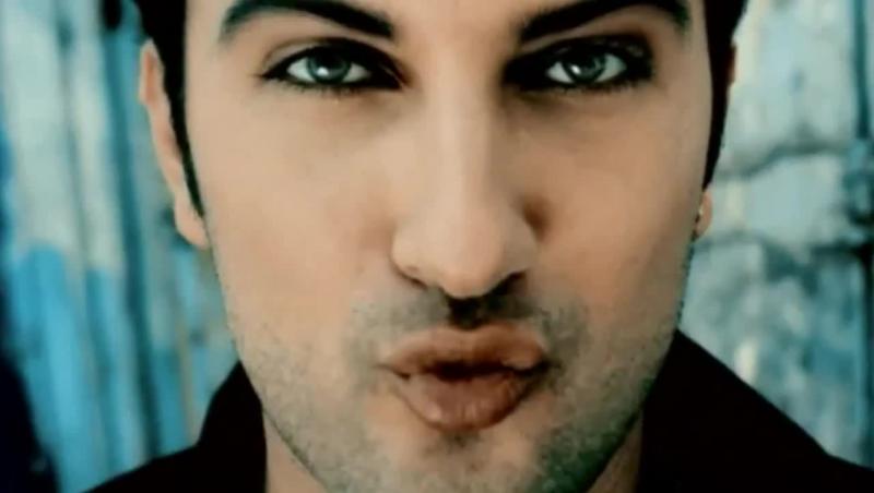 Îți mai aduci aminte de Tarkan? După 23 de ani de la lansarea hit-ului ”Kiss Kiss”, artistul a ajuns de NERECUNOSCUT!