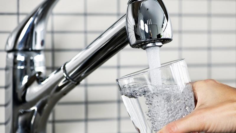 Obișnuiești să bei apă de la robinet? S-a descoperit că aceasta conține un element la care nimeni nu s-ar fi așteptat