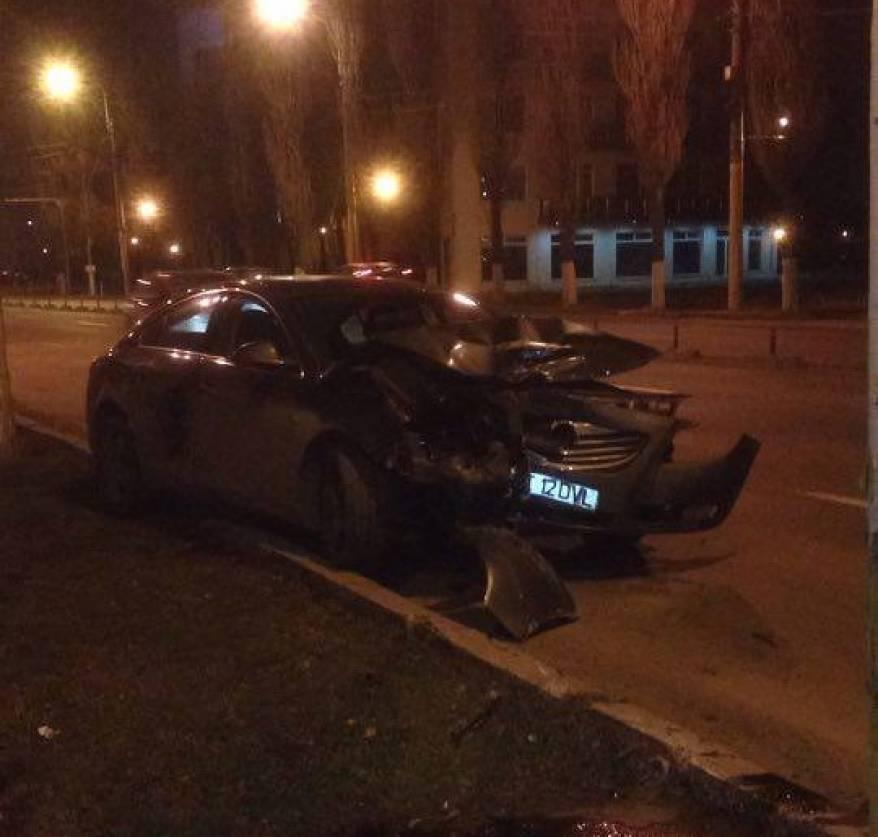 Accident cumplit. A murit la 27 de ani după ce a fost călcat de trei mașini!
