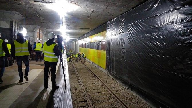 BREAKING NEWS. Coșmarul se repetă &icirc;n Rom&acirc;nia! O copilă de 12 ani PRINSĂ SUB ȘINE!!! Pompierii și medicii au sosit la fața locului!