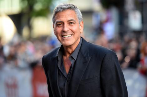 Fiindcă știa că va zbura în avion cu copiii săi, George Clooney a găsit soluția perfectă pentru a nu deranja călătorii! Ce idee a avut actorul