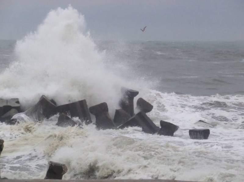 Vremea 17 ianuarie. Ploi și v&acirc;nt puternic &icirc;n Constanța