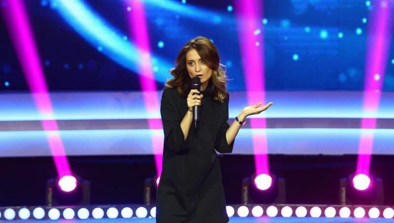 Deşi au existat zvonuri că trăieşte o poveste de dragoste cu Bendeac, Ana Maria Calița, câștigătoarea celui de-al patrulea sezon „iUmor”, l-a prezentat tuturor pe IUBITUL ei