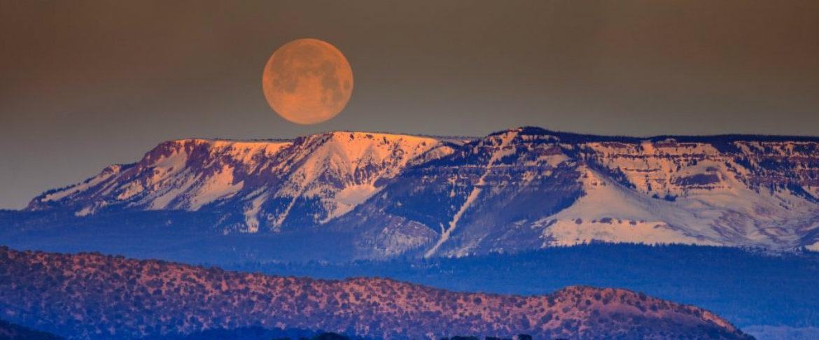 Influențează Luna cutremurele de pe Păm&acirc;nt? Cercetătorii dezvăluie adevărul