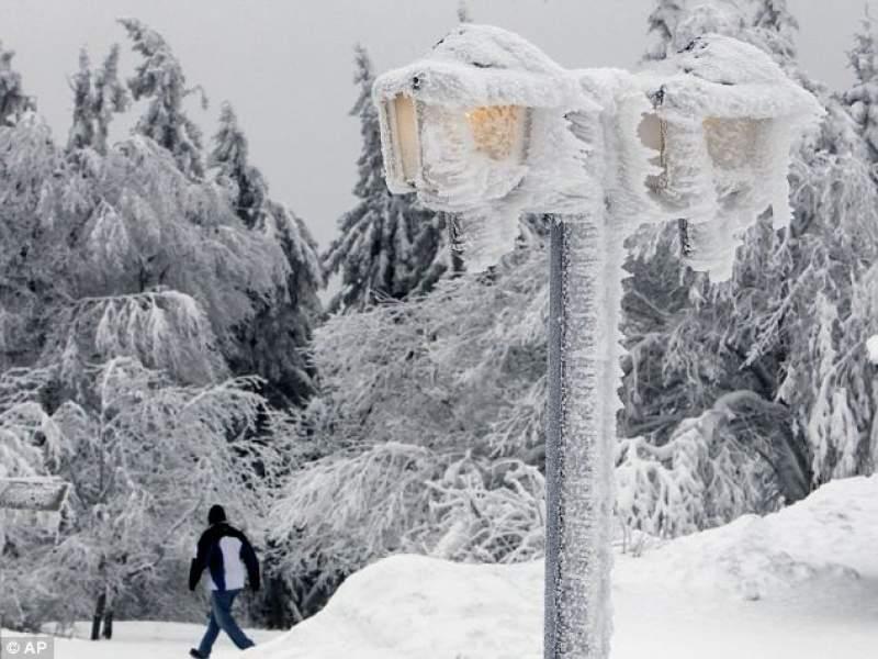 Informare de precipitaţii mixte, ninsori şi polei, &icirc;n &icirc;ntreaga ţară! P&acirc;nă c&acirc;nd va ține VREMEA REA!