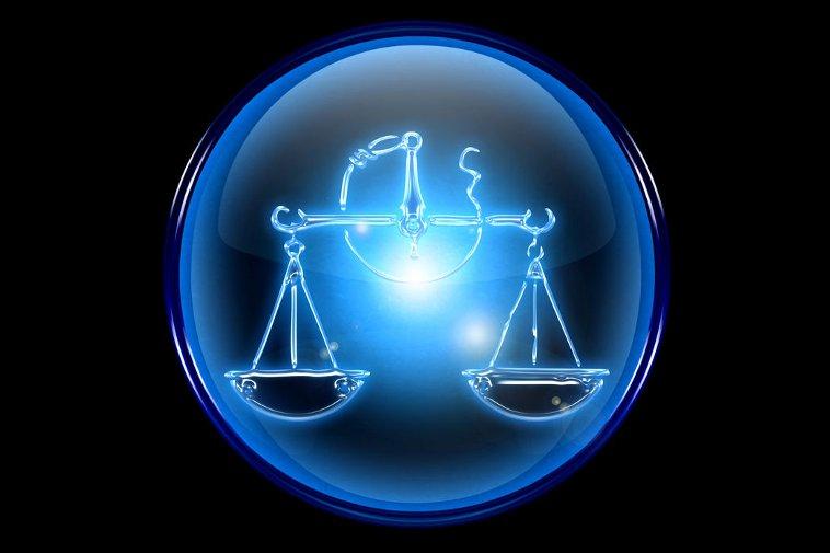 Horoscop 2018 Balanţă. Cum &icirc;i merge zodiei Balanţă &icirc;n anul 2018