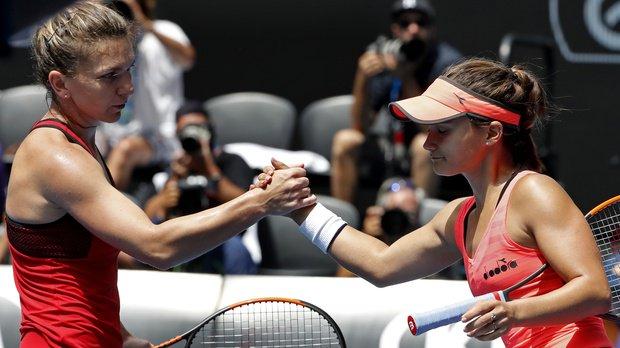 Simona Halep, calificare fantastică &icirc;n &rdquo;optimile&rdquo; Australian Open, după un meci ireal cu Lauren Davis! Decisivul a durat 2 ore 23 de minute!