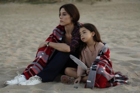 GALERIE FOTO / Cum arată adevărata mamă a lui Melek, fetița fenomen din serialul "MAMA", difuzat pe Antena 1