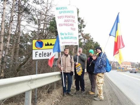 Au mers 450 de kilometri pe jos, până la București, pentru a cere dreptate statului. Clujenii care au pornit  în "Marşul Speranţei" au ajuns la destinație: “Dacă noi putem face un astfel de efort și bucureştenii pot coborî din blocuri "