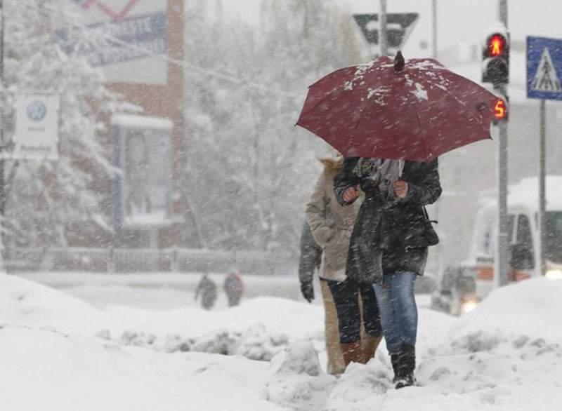 Adevărată iarnă nu a venit &icirc;ncă! Prognoza METEO pe două săptăm&acirc;ni. Gerul şi ninsorile abundente pun stăp&acirc;nire pe Rom&acirc;nia