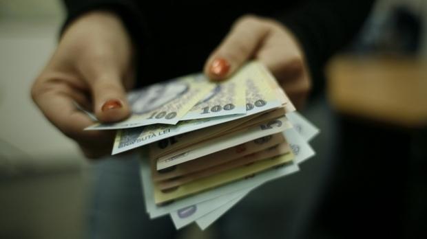 Guvernul, un nou ajutor social pentru rom&acirc;ni! Cum poţi lucra doar patru ore pe zi, dar să primeşti salariu de normă &icirc;ntreagă