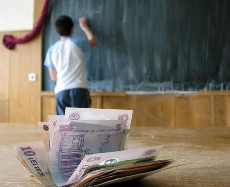 Bani pentru elevi! Statul român îți dă 200 de lei lunar, dacă îndeplinești aceste condiții