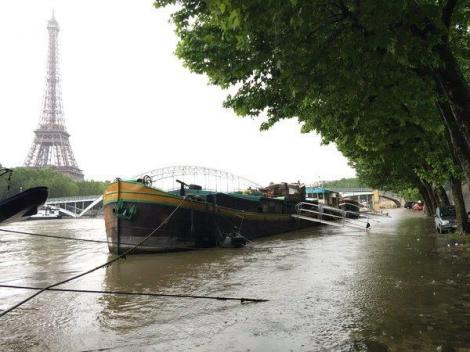 Natura s-a dezlănțuit! Aproximativ 1.500 de persoane au fost evacuate în zona Parisului, din cauza riscului de inundaţii