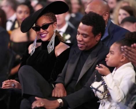 Cel mai viral video de la Premiile Grammy!  Blue Ivy, fetița lui Beyonce și a lui Jay- Z, le spune celor două vedete să o lase mai moale!