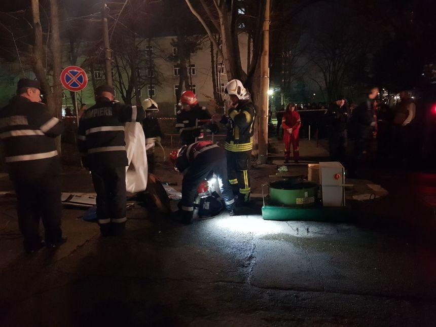 Tragedie &icirc;n Capitală! O avarie RADET s-a transformat &icirc;ntr-o scenă de groază: Un om a murit opărit! "Erau doi. Unul a ieşit singur, cu arsuri pe 80 la sută din suprafaţa corpului!"