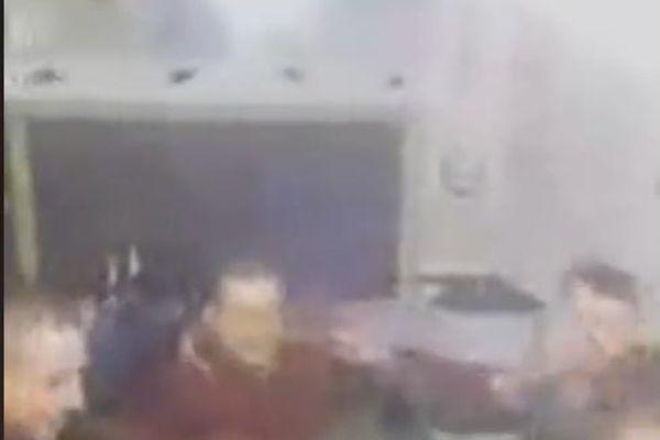 &Icirc;n noaptea de Revelion sătenii au văzut luminile aprinse &icirc;n școală! C&acirc;nd s-au apropiat au văzut ce se &icirc;nt&acirc;mpla de fapt!