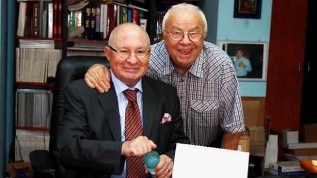 Arșinel sare &icirc;n apărarea medicului care i-a salvar viața, printr-un transplant de rinichi: &bdquo;Aprind lumănări la biserică pentru el. &Icirc;nt&acirc;mplarea face că am un nume care rezonează şi jigodiile profită!&rdquo;