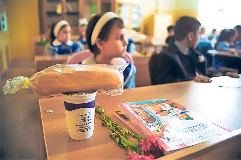 Prima veste importantă din 2018 pentru elevi! Din toamnă, vor primi &icirc;ncă un aliment, pe l&acirc;ngă corn si lapte
