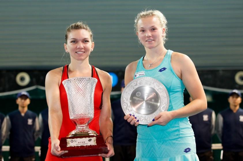 BREAKING NEWS! Simona Halep c&acirc;știgă titlul de la Shenzhen după o finală specială, &icirc;ncheiată &icirc;n trei seturi! Liderul WTA ajunge la 16 turnee c&acirc;știgate