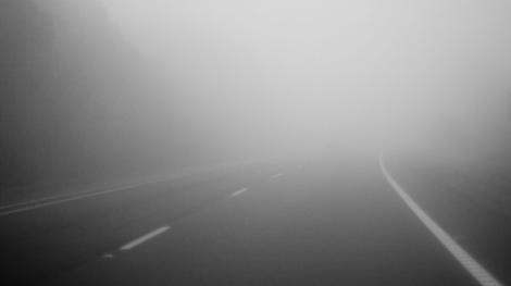 Atenţie mare, şoferi! Meteorologii au emis COD GALBEN de ceaţă pentru jumătate din ţară