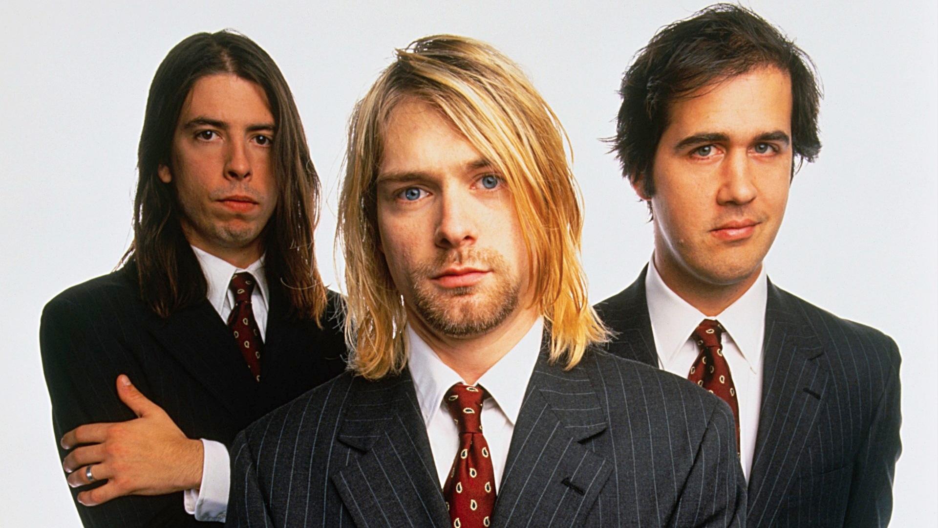 Milioane de fani au avut parte de un șoc. Patru casete demo ale trupei Nirvana au fost postate pe internet!