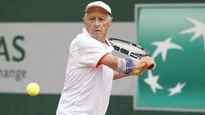 Dacă vrei, se poate! La v&acirc;rstă de 87 de ani, un francez a c&acirc;știgat un nou titlu de campion la tenis