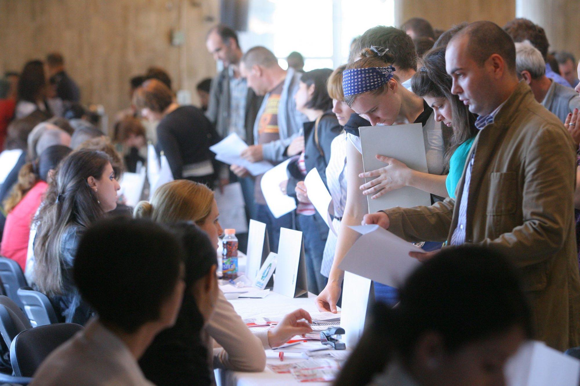 &rdquo;100.000 de locuri de muncă sunt &icirc;n pericol&rdquo; - avertisment sau amenințare?