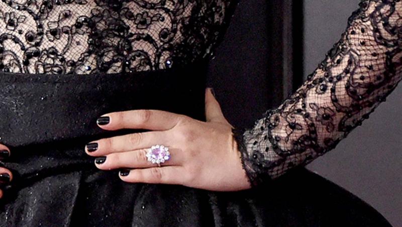 Sună clopotele de nuntă! Lady Gaga s-a LOGODIT! Valoarea URIAȘĂ a inelului pe care l-a primit de la partenerul ei - FOTO