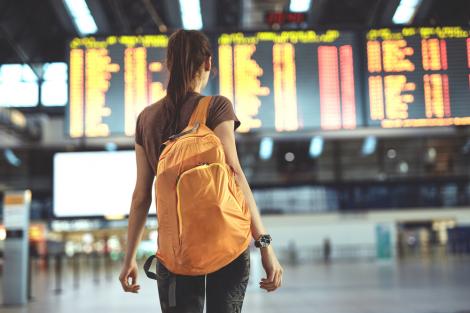 Te pregătești pentru un city break sau o excursie? 6 trucuri să-ți faci eficient bagajul, în ton cu vremea