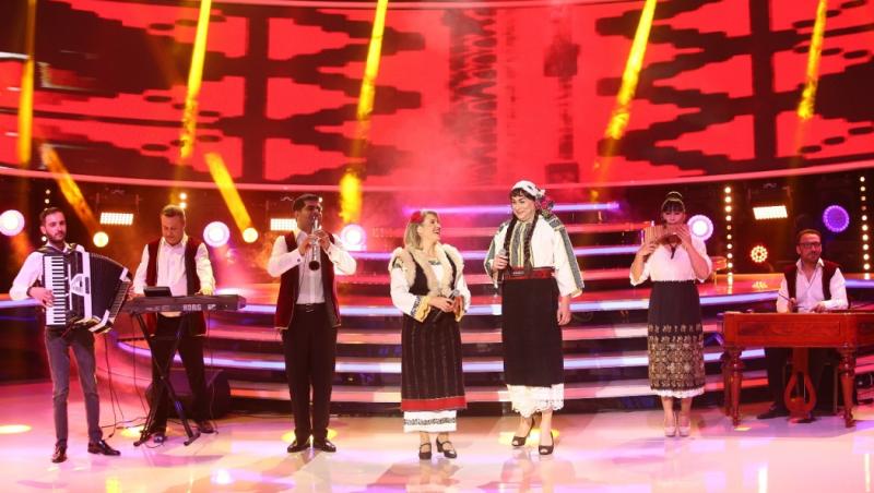 Mirela Vaida îmbracă portul popular moldovenesc și cântă cu Alin Gheorghișan,  la “Te cunosc de undeva!”