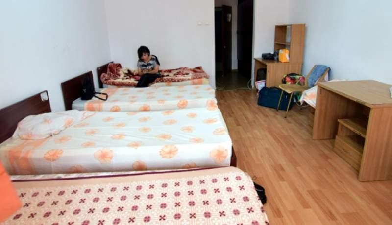 SCANDAL &icirc;ntr-un cămin studențesc! O t&acirc;nără a fost AMENDATĂ! Ce a făcut &icirc;n miez de noapte