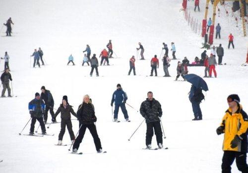 Vești BUNE pentru schiorii din Rom&acirc;nia! Unde se va deschide o NOUĂ p&acirc;rtie