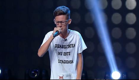 Moment EMOȚIONANT și mesaj DUR pentru politicieni la „X Factor”. Leonard Pârvu a cântat o piesă pe care a compus-o pentru sora lui cu dizabilități. Brenciu: „E o clipă de geniu”