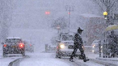Valul de aer polar aduce ninsori viscolite în România! Meteorologii au anunțat cât mai ține frigul!