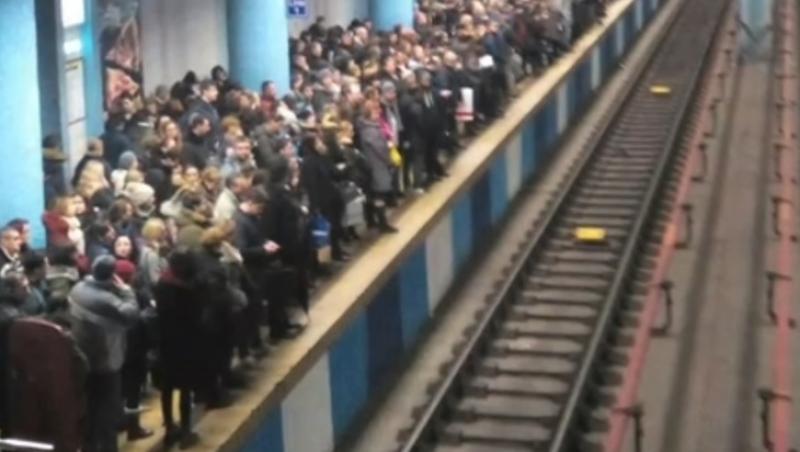 (VIDEO) Panică la metrou. Mai mulți oameni sunt răniți: „Cel mai probabil, picioarele îi vor fi amputate!”