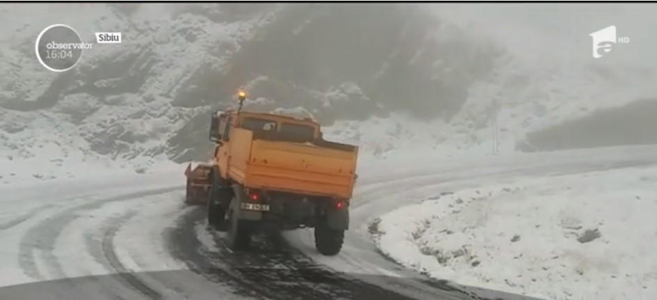 Rom&acirc;nia, lovită de fenomene meteo extreme: FURTUNILE și NINSORILE au făcut prăpăd! Ce spun meteorologii despre evoluția vremii