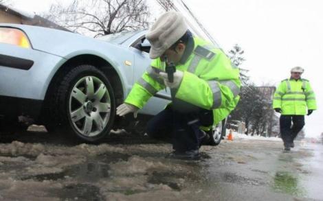 Mașini echipate de iarnă. Anunț de ultim moment al Poliției Române: Sunt sau nu obligatorii anvelopele de iarnă, de la 1 noiembrie?