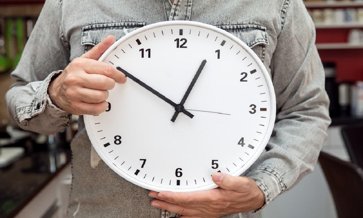 Anunț de ultim moment despre ora de iarnă! Guvernul decide dacă se mai schimbă ora