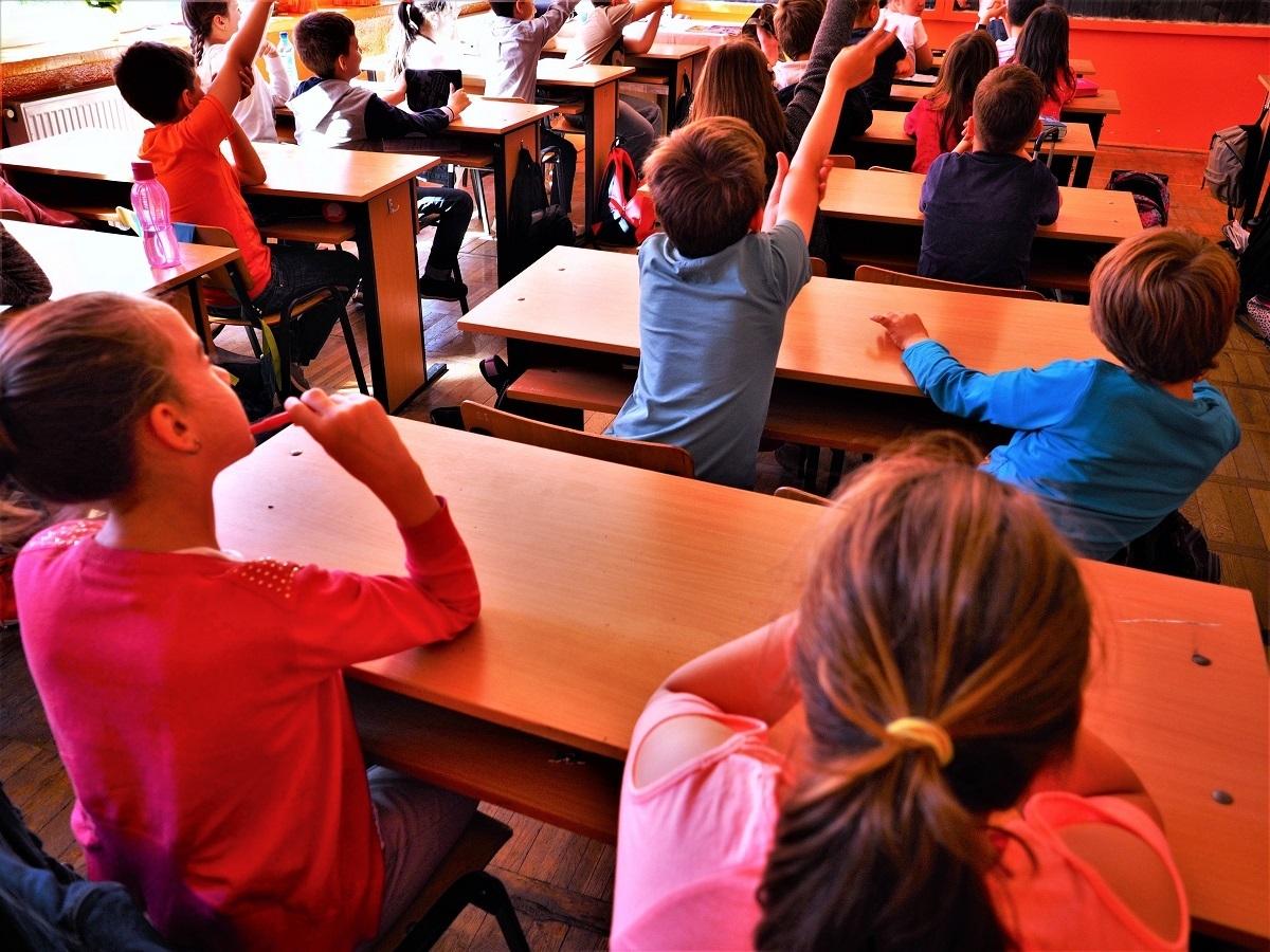 Prima vacanță din anul școlar 2018-2019. C&acirc;nd se &icirc;ntorc elevii la ore. Anunțul Ministerului Educației