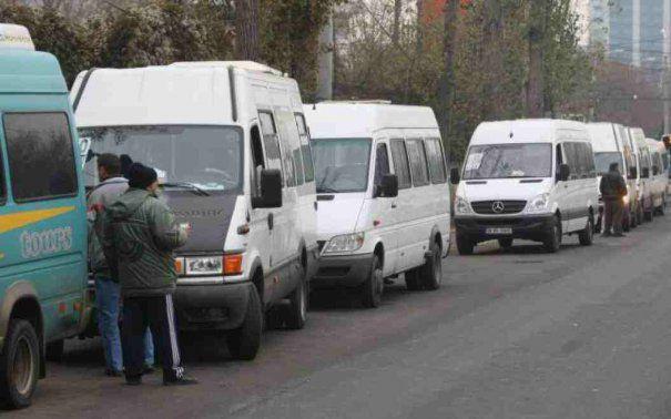 ALERTĂ! Mai multe linii de microbuze și autobuze din București vor fi suspendate din 31 octombrie! Mii de persoane vor fi grav afectate de această decizie. Care este motivul și ce au decis autoritățile