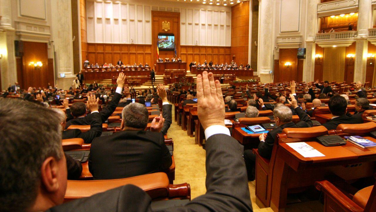 ,,Data de 30 octombrie? Nu ştiu ce &icirc;nseamnă, poate fi ziua de naştere a copilului, a nevestei mele.&rdquo; Revoltător! După 3 ani de la tragedia COLECTIV, parlamentarii NU ȘTIU ce au comemorat rom&acirc;nii pe data 30 octombrie!