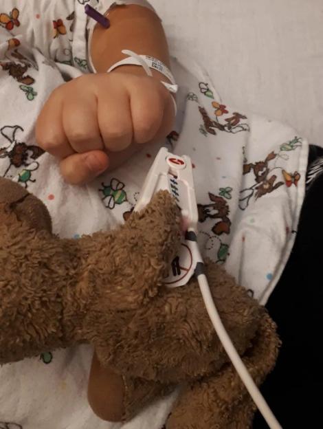 EMOȚIONANT! Medicul care a operat un ursuleț de pluș! ”Cel mic, de opt ani, m-a rugat! Puteam să spun nu?”