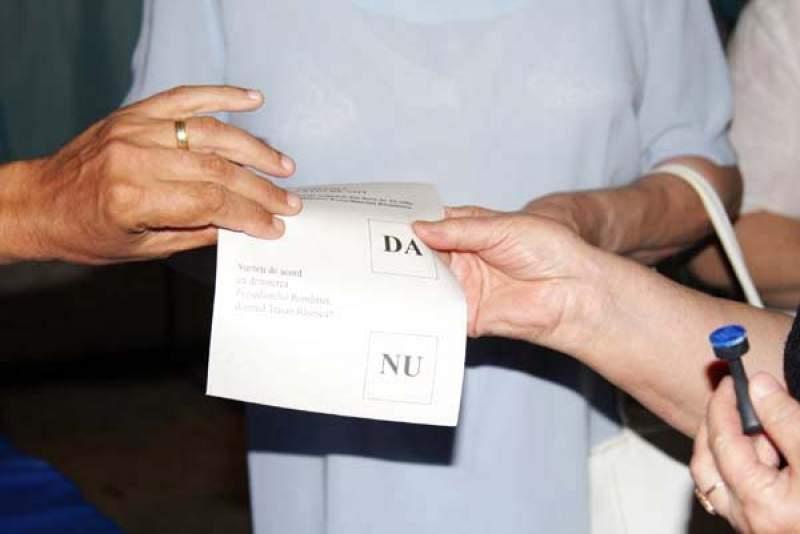 Referendum familie. Secţiile de votare s-au &icirc;nchis! Prima zi a referendumului s-a terminat