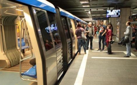 Accident grav la metrou: O femeie a căzut pe șine în stația Aurel Vlaicu. A vrut femeia să se sinucidă sau a fost un accident?
