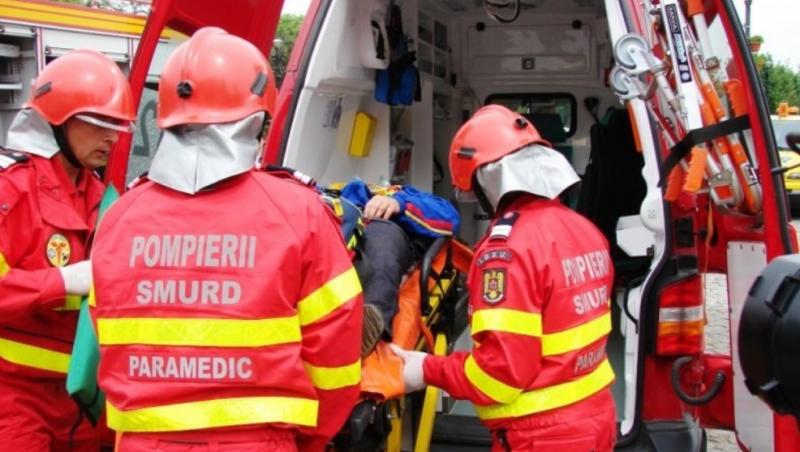 UPDATE: Autocar cu 35 de pasageri, implicat într-un accident în judeţul Argeş! Un bărbat a murit, alte patru persoane au fost rănite