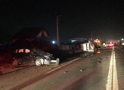 A fost jale pe șoselele din România! Cinci persoane au fost rănite, după o coliziune între cinci mașini