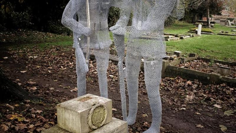 Cel mai frumos cimitir din lume! Soldații, în picioare, își privesc propriul mormânt. ”Este ceva unic, special!”
